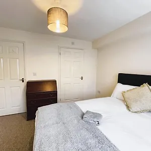 Cozy Entire 2br Flat With 2 Bathrooms And Free Parking Apartment Cambridge (Cambridgeshire)