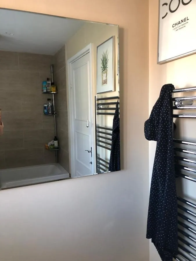 Quarto em Acomodações Particulares Pats House Apartamento Redhill  Reino Unido